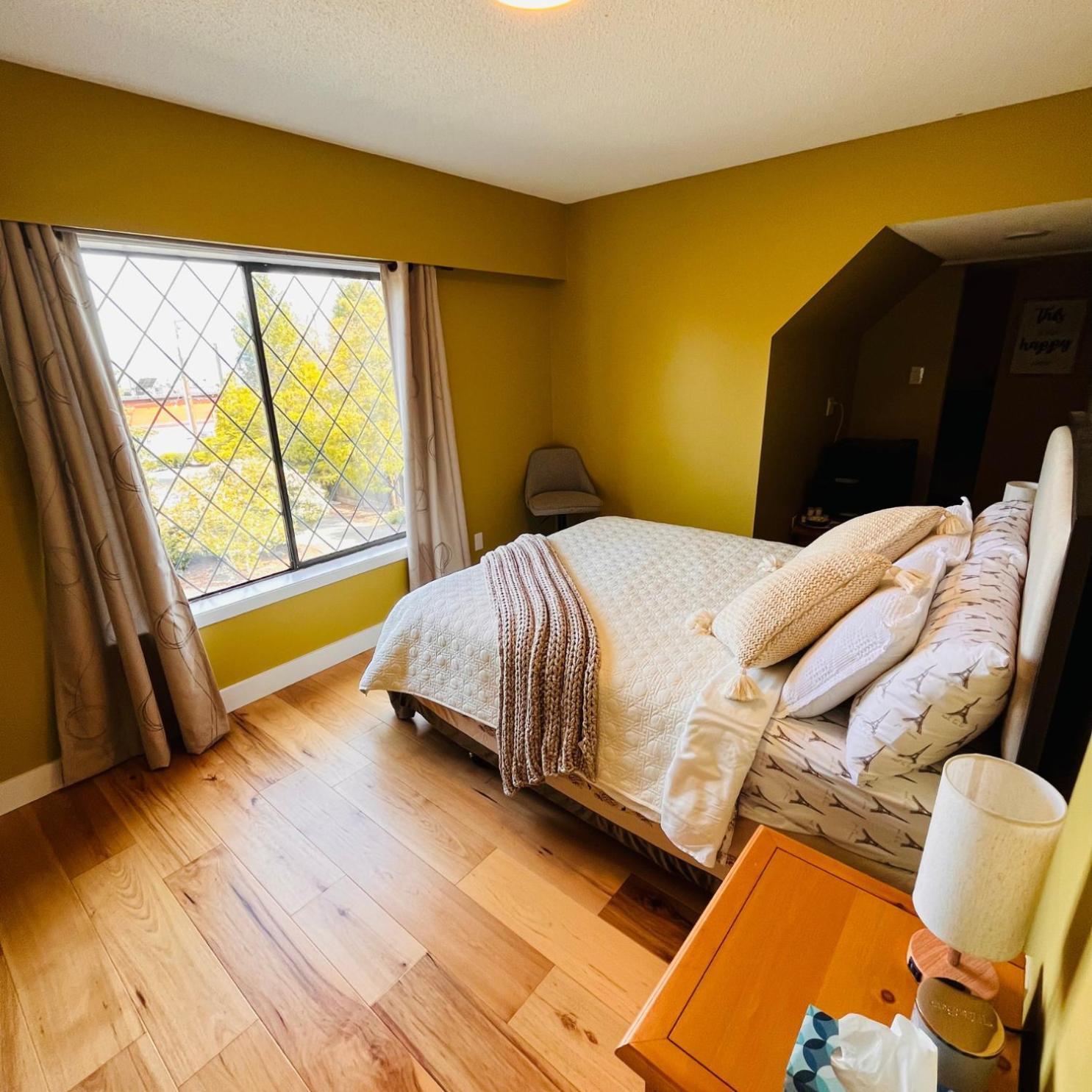 Oceanside Manor - Fancy Room - Golf Course & Beach View Qualicum Beach Exteriör bild