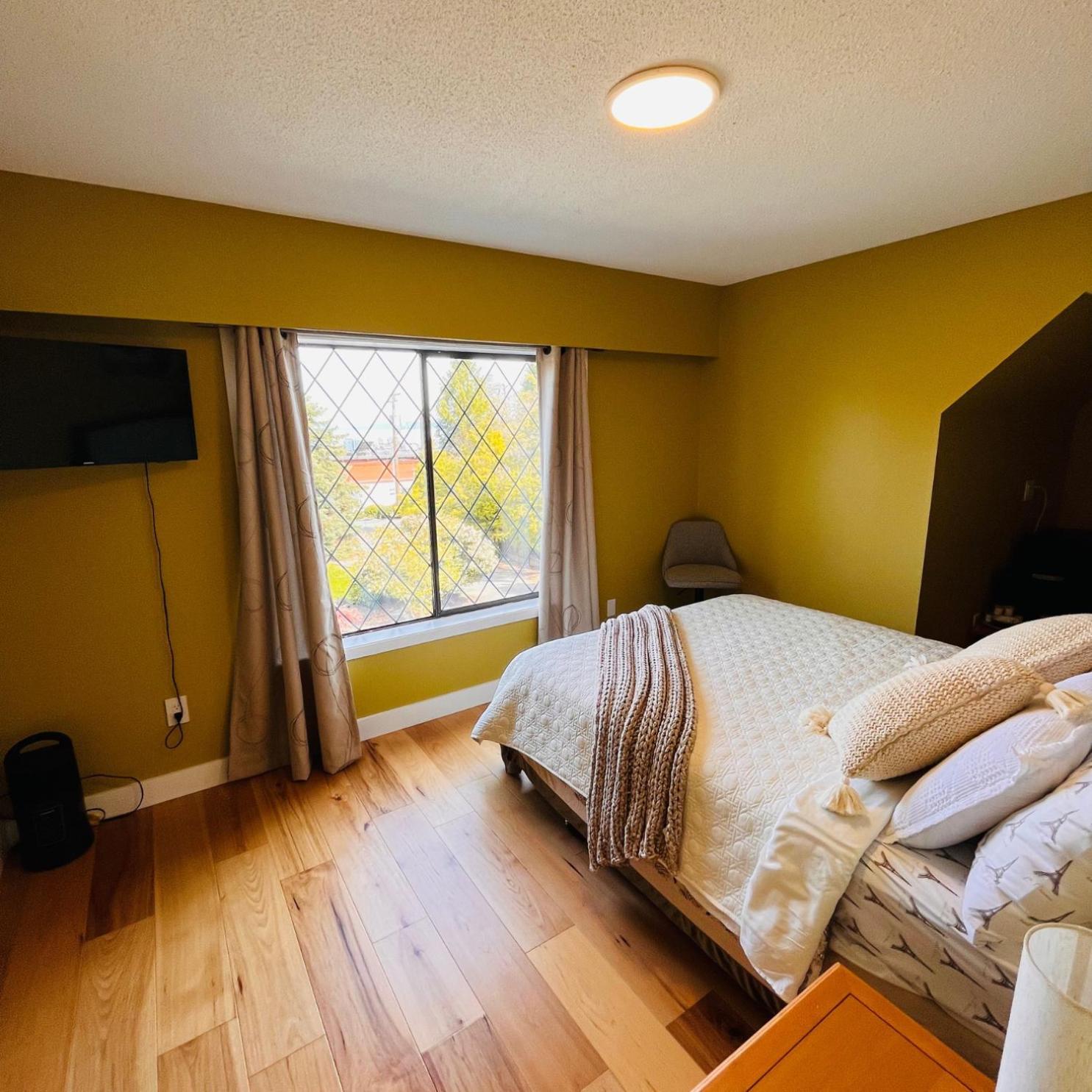 Oceanside Manor - Fancy Room - Golf Course & Beach View Qualicum Beach Exteriör bild