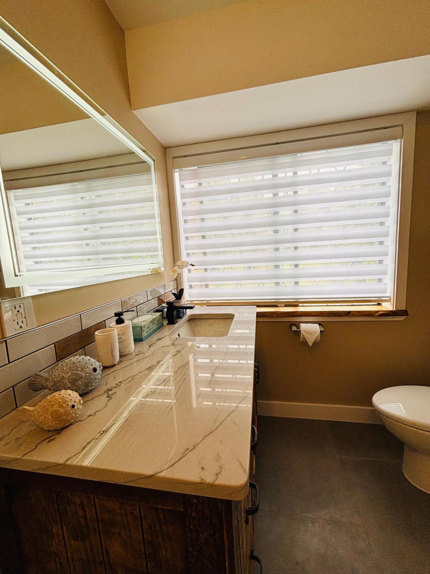 Oceanside Manor - Fancy Room - Golf Course & Beach View Qualicum Beach Exteriör bild