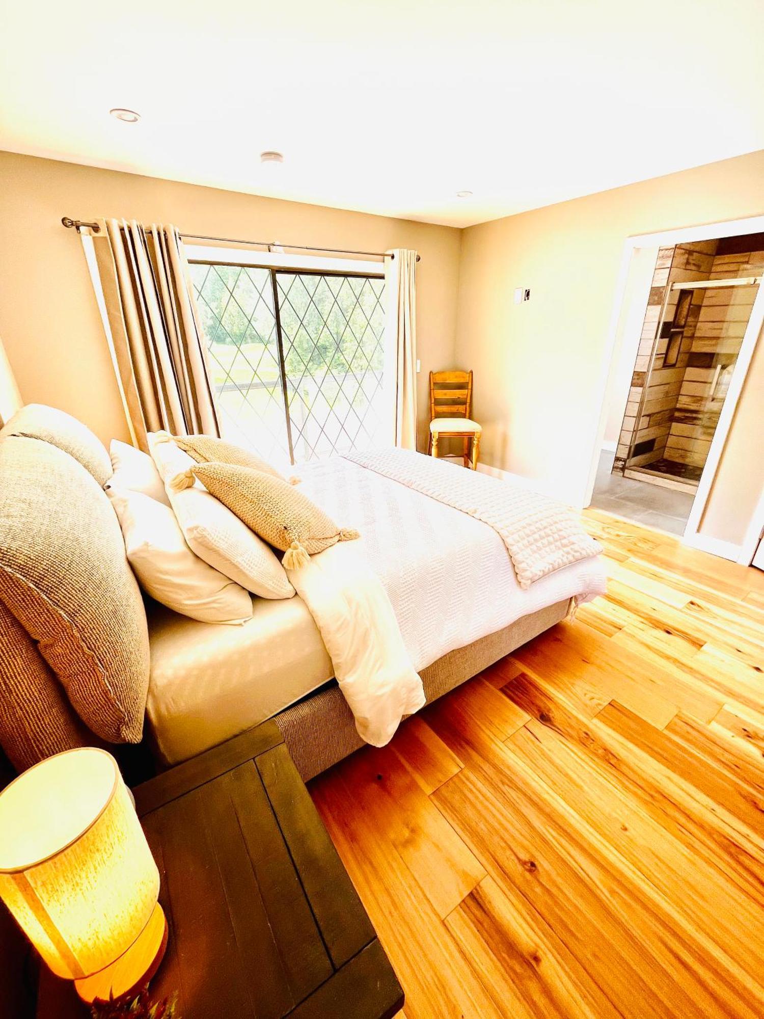 Oceanside Manor - Fancy Room - Golf Course & Beach View Qualicum Beach Exteriör bild