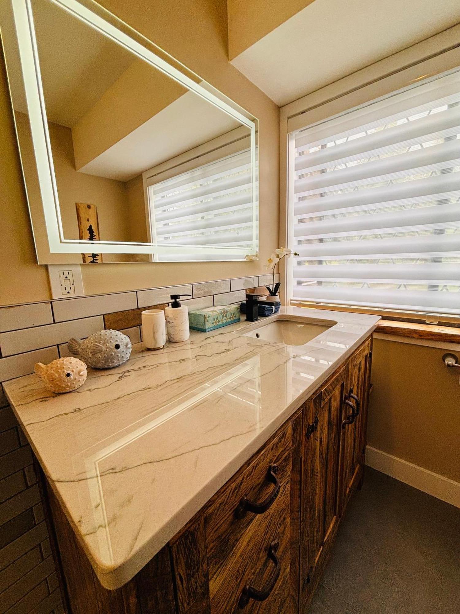 Oceanside Manor - Fancy Room - Golf Course & Beach View Qualicum Beach Exteriör bild
