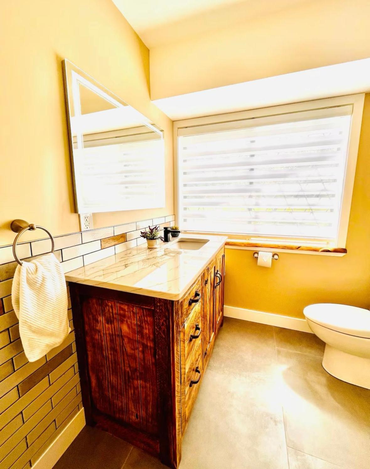 Oceanside Manor - Fancy Room - Golf Course & Beach View Qualicum Beach Exteriör bild