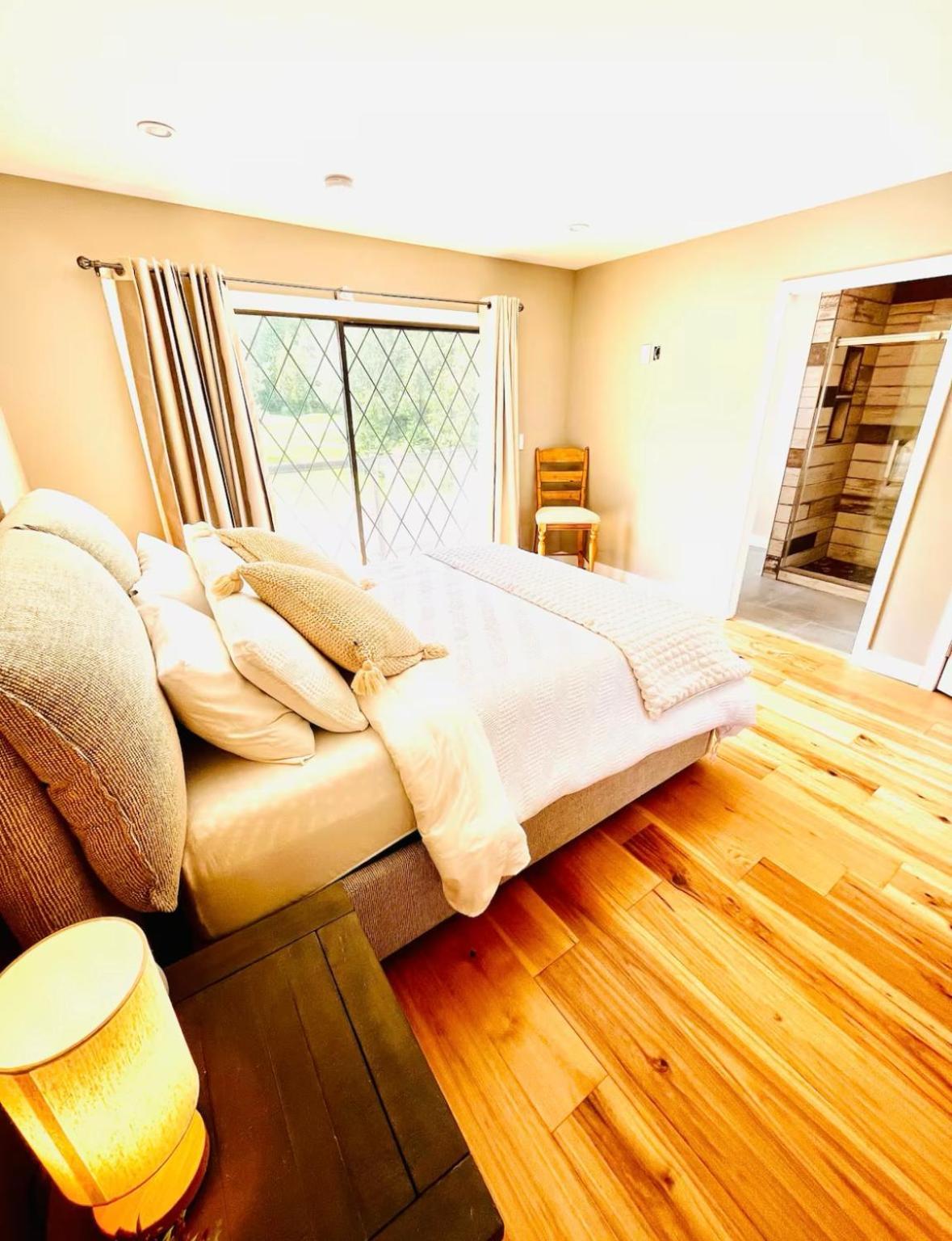 Oceanside Manor - Fancy Room - Golf Course & Beach View Qualicum Beach Exteriör bild