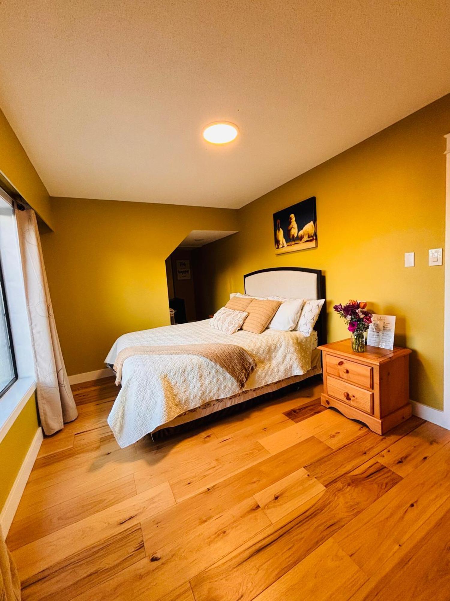 Oceanside Manor - Fancy Room - Golf Course & Beach View Qualicum Beach Exteriör bild